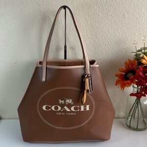Coach Market Metro large Leather Tote Bag with 3 original hangtags charms